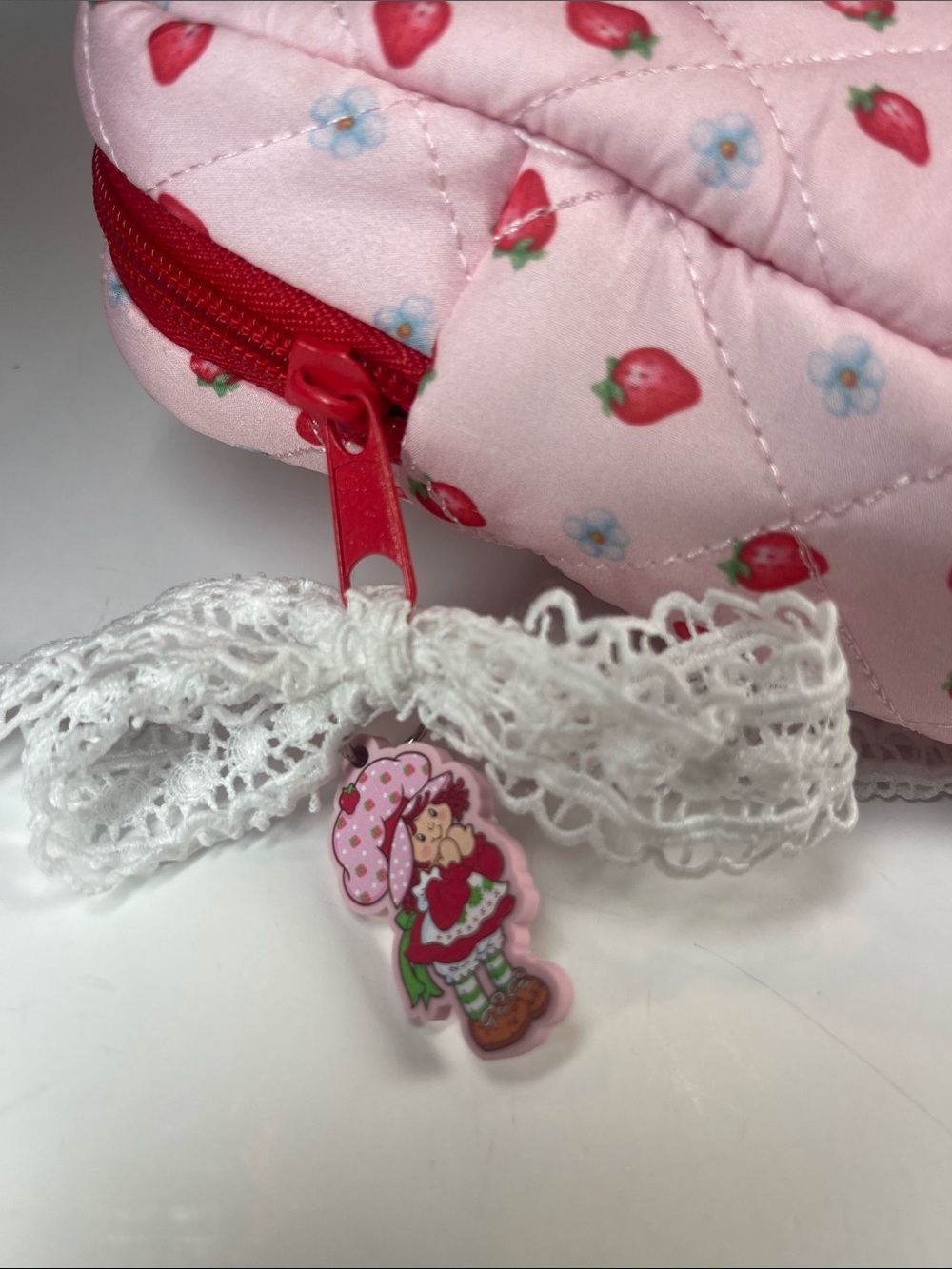 Strawberry Shortcake Pink Quilted Cosmetic Makeup Bag Pouch NWOT - Picture 2 of 11